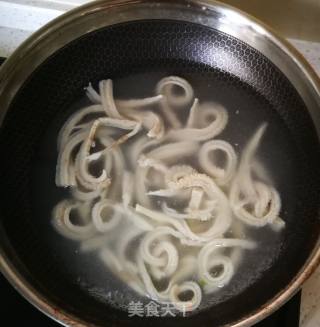 豆腐干炒牛肚的做法步骤：1