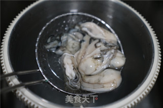 生蚝鲜肉饺子的做法步骤：2