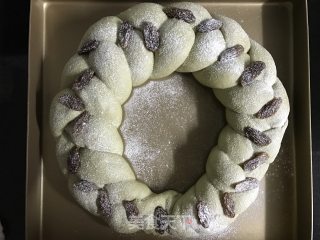 圣诞花环面包的做法步骤：9