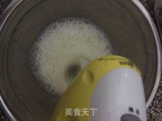 八寸烫面戚风肉松蛋糕的做法步骤：5