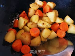 土豆胡萝卜炖牛肉的做法步骤：6