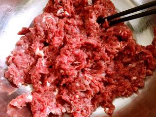 马肉蒸饺的做法步骤：2