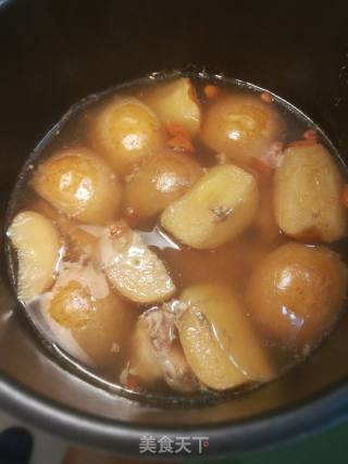 苹果枸杞龙骨汤的做法步骤：3