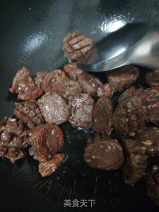 西芹炒牛肉丸的做法步骤：2