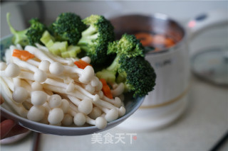 香肠时蔬汤的做法步骤：6