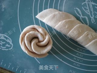 蒸玫瑰馒头的做法步骤：6