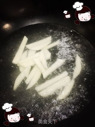 原创【????仙草味道????私房菜????】????女儿????的????味道????????烘烤马铃薯条????的做法步骤：4