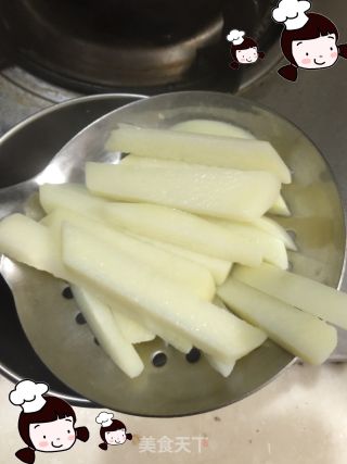 原创【????仙草味道????私房菜????】????女儿????的????味道????????烘烤马铃薯条????的做法步骤：6