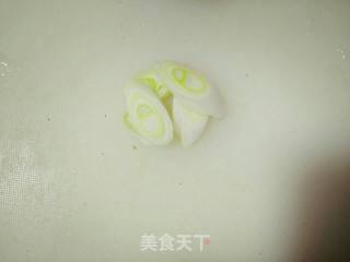 红肠蛋炒饭的做法步骤：2