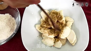 庄青山：这东西搬上桌，真没薯条什么事了~【孜然香芋仔片】的做法步骤：5