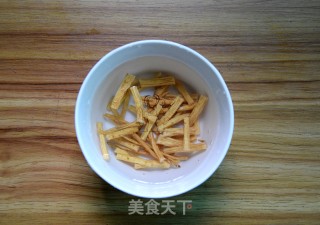 党参桂圆猪心汤的做法步骤：3