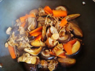 香菇炒肉片的做法步骤：8