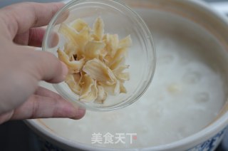 莲子百合草莓粥的做法步骤：4