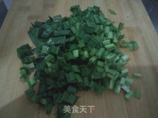 韭菜鸡蛋煎饼的做法步骤：1