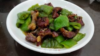 青椒腊鸭腿的做法步骤：7