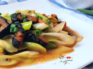 葱爆红极海参的做法步骤：10