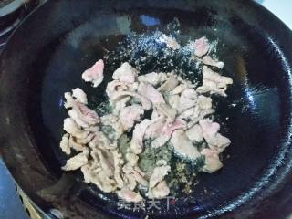 冬笋青椒炒肉片的做法步骤：3
