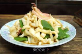 青椒炒宅鱿的做法步骤：4