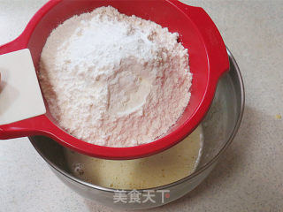 #烤箱美食# 小小贝壳【玛德琳蛋糕】的做法步骤：2