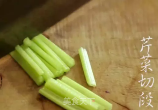 潮音潮人：豆酱水煮沙尖鱼的做法步骤：2