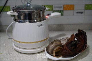 酱油肉鳗鲞合蒸的做法步骤：1