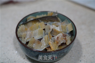 酱油肉鳗鲞合蒸的做法步骤：3