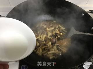 双菇梅花肉的做法步骤：7