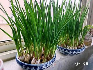 农家蒜苗胡萝卜炒鸡蛋的做法步骤：1