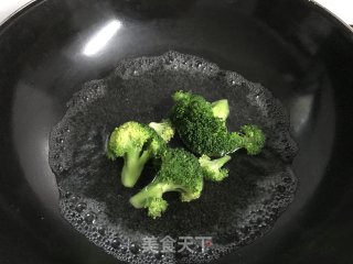 梭子蟹菜泡粥的做法步骤：2