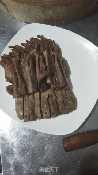 美味卤水三拼的做法步骤：1