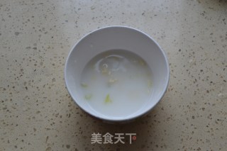 清炒荷兰豆的做法步骤：2