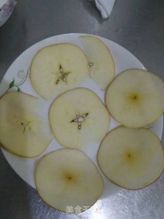 微波炉苹果片的做法步骤：2