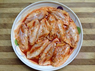 新奥尔良烤鸡翅的做法步骤：4