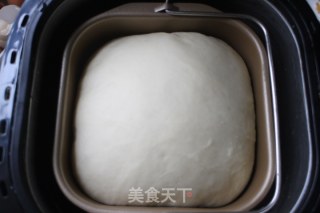 豆沙面包卷的做法步骤：2