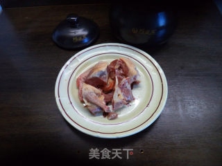 花胶鸽子汤的做法步骤：2