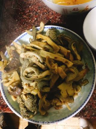 蒜苗炒羊肚的做法步骤：2