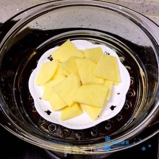 西兰花土豆奶糊的做法步骤：3