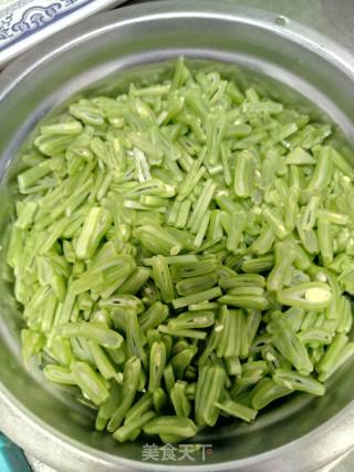 芸豆鸡蛋过水面的做法步骤：2