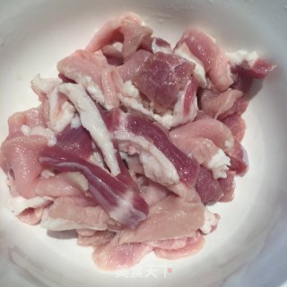 酥香软糯粉蒸肉的做法步骤：1