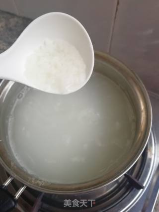 皮蛋瘦肉粥的做法步骤：3