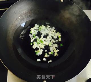 莴笋炒木耳的做法步骤：3