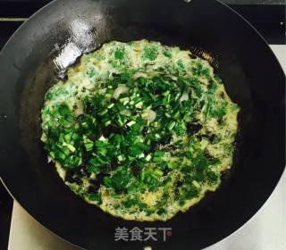 鸡蛋美食之韭菜虾仁炒鸡蛋的做法步骤：5