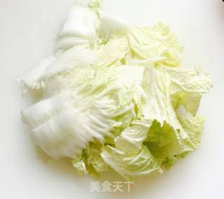 白菜炒粉条的做法步骤：1