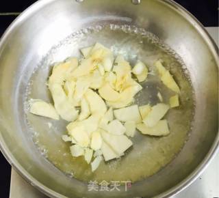 冬笋烧肉的做法步骤：3