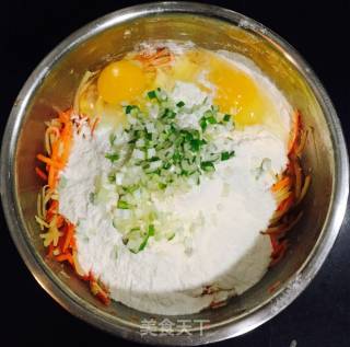 土豆胡萝卜鸡蛋饼的做法步骤：4