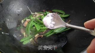 荷兰豆炒红极参的做法步骤：8