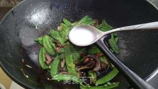 荷兰豆炒红极参的做法步骤：11