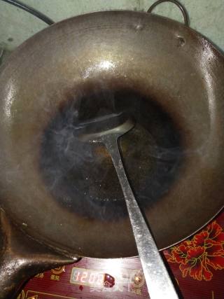 茶油青椒焖土鸡的做法步骤：5