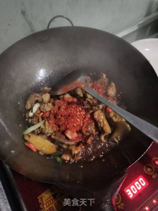 茶油青椒焖土鸡的做法步骤：8