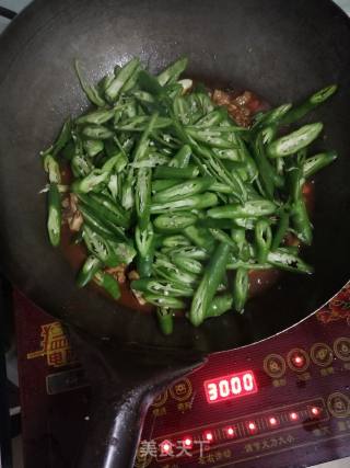 茶油青椒焖土鸡的做法步骤：10